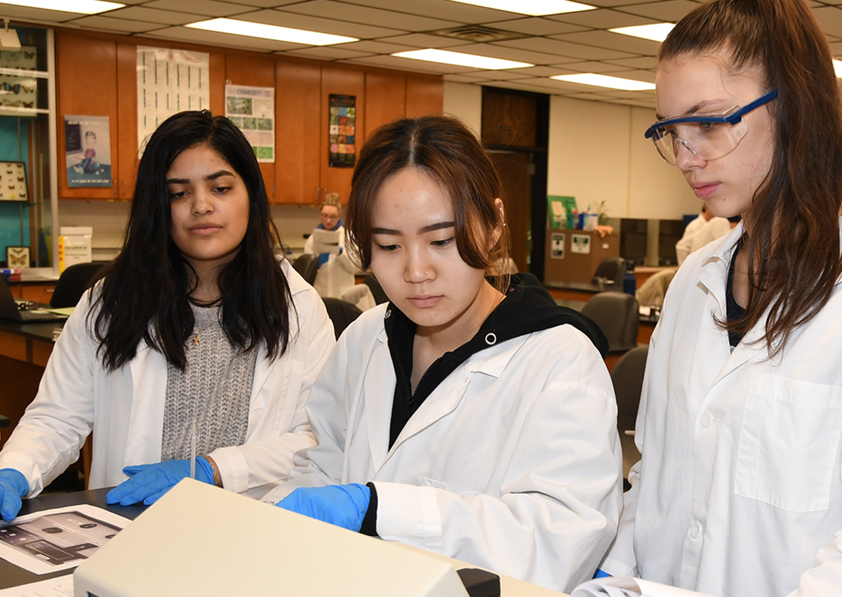 International students in biology.